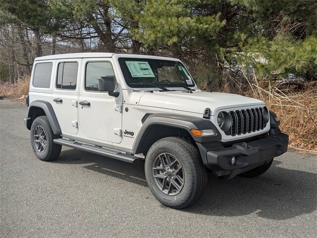 2025 Jeep Wrangler Sport S photo 3
