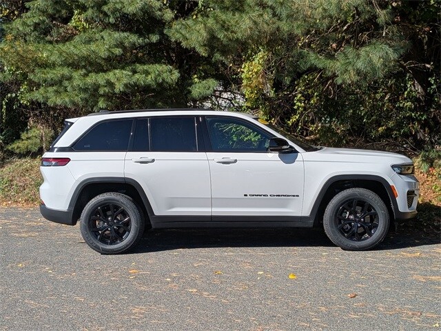 2024 Jeep Grand Cherokee Altitude X photo 3