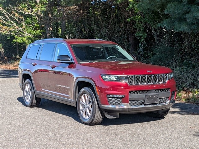 2022 Jeep Grand Cherokee Limited photo 2