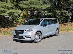 New 2026 Chrysler Pacifica Select Passenger Van for sale in Simsbury, CT