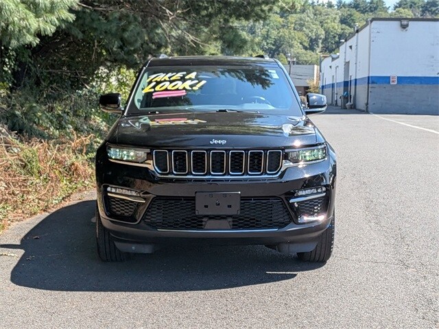 2022 Jeep Grand Cherokee Limited photo 2