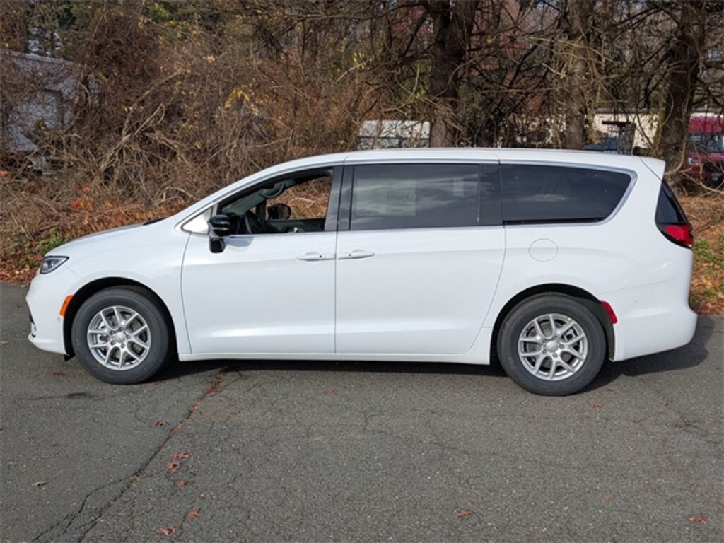 New 2026 Chrysler Pacifica Select Passenger Van