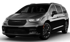 New 2022 Chrysler Pacifica LIMITED AWD Passenger Van for sale in Simsbury, CT