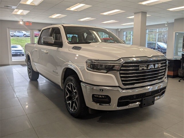 2025 Ram 1500 Laramie photo 3