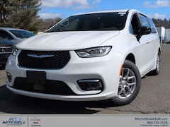 2026 Chrysler Pacifica Select Passenger Van