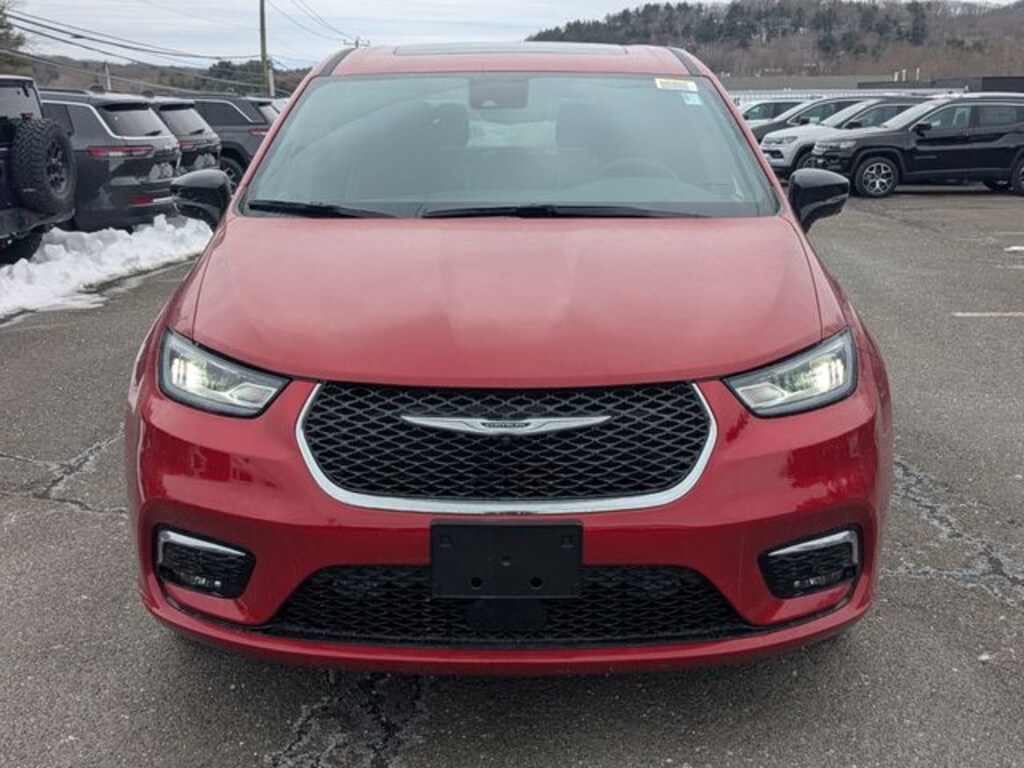 New 2026 Chrysler Pacifica Limited Passenger Van