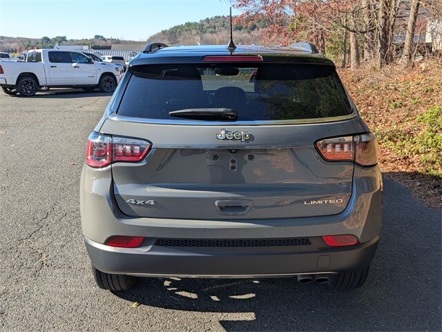 2022 Jeep Compass Limited photo 4