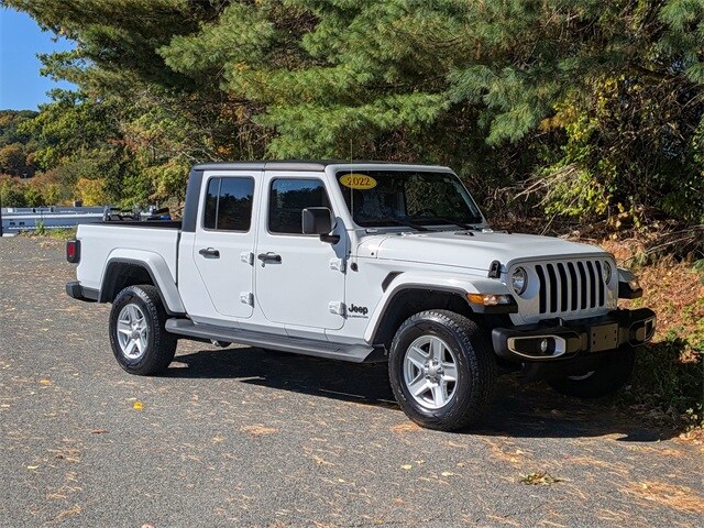 2022 Jeep Gladiator Sport S photo 3