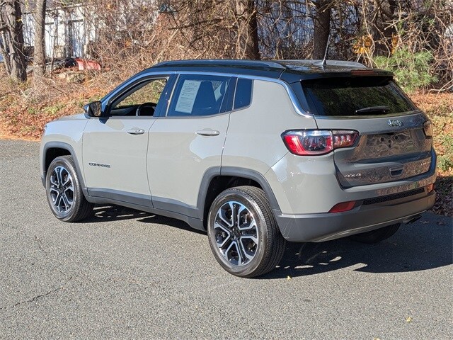 2022 Jeep Compass Limited photo 3