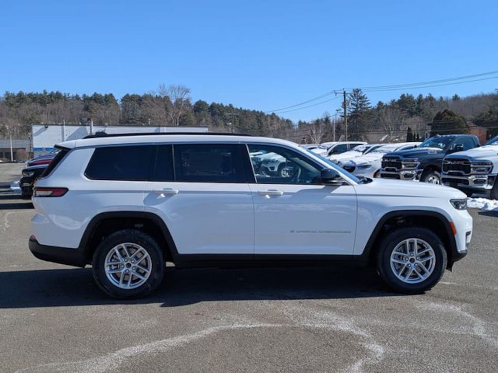 New 2026 Jeep Grand Cherokee L Laredo Sport Utility