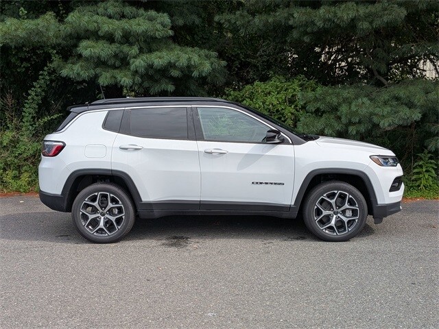 2025 Jeep Compass Limited photo 3