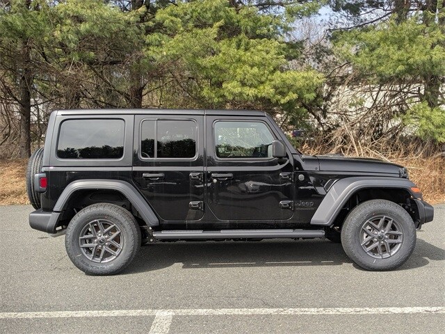 2025 Jeep Wrangler Sport S photo 4