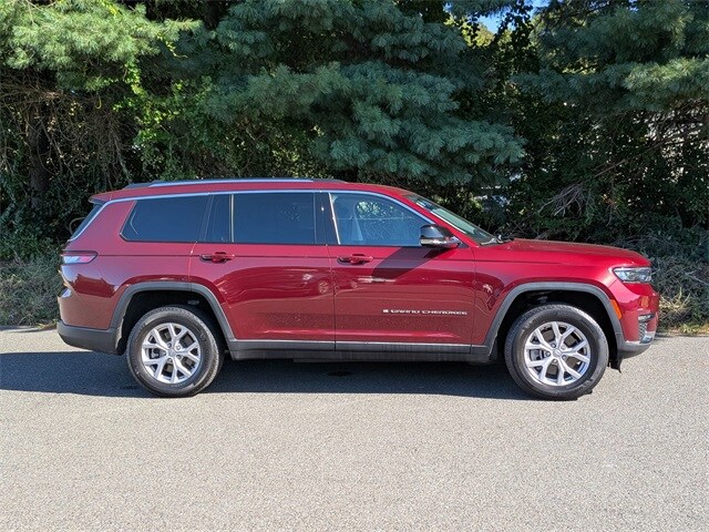 2022 Jeep Grand Cherokee Limited photo 3