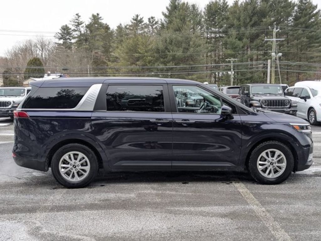Certified 2024 Kia Carnival LX Minivan/Van