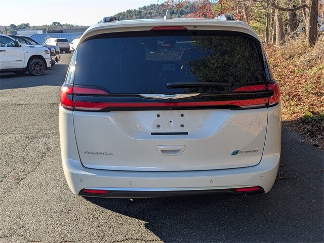2021 Chrysler Pacifica Hybrid Pinnacle photo 4