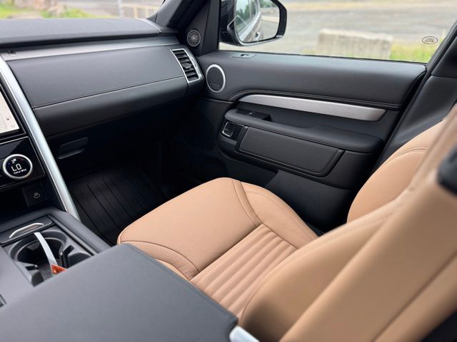 2025 Land Rover Discovery Dynamic SE - Photo 12