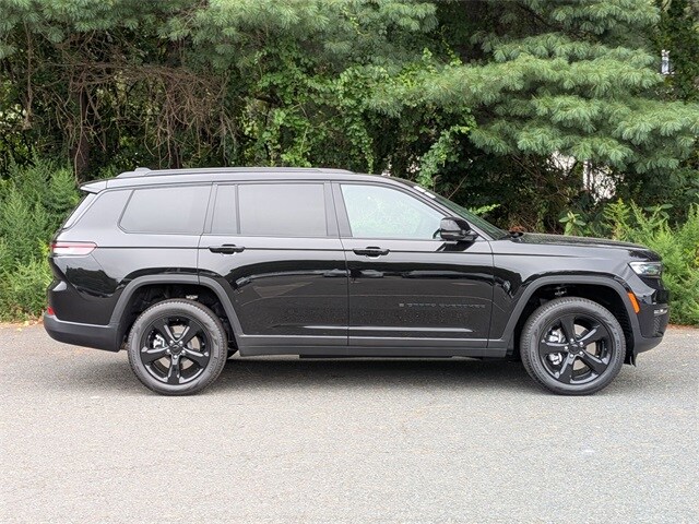 2025 Jeep Grand Cherokee Limited photo 4