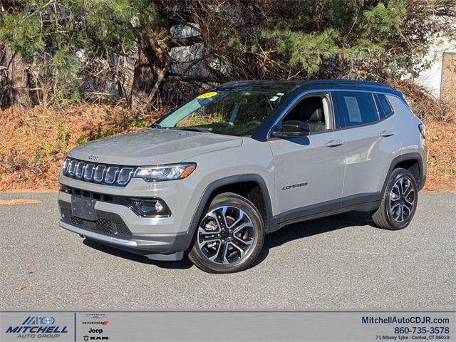 2022 Jeep Compass Limited's photo