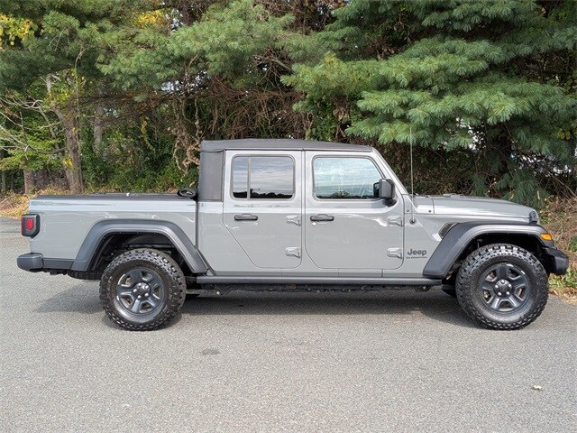 2021 Jeep Gladiator Sport photo 4