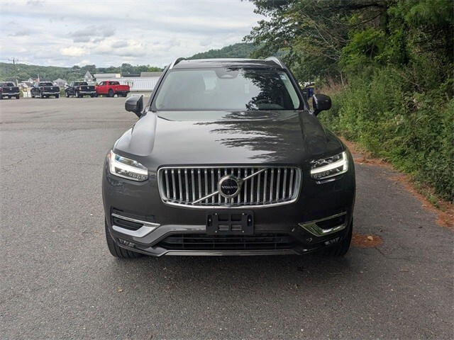 2023 Volvo XC90 Plus photo 2