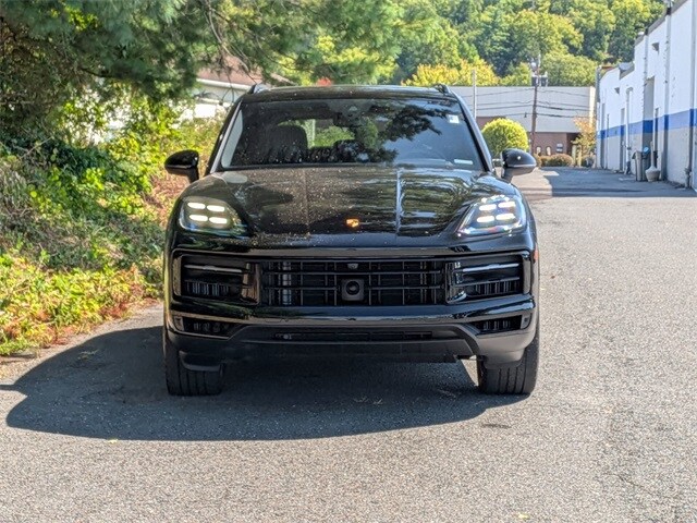 2024 Porsche Cayenne Base photo 2