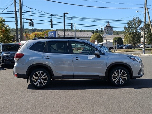 2022 Subaru Forester Limited photo 3