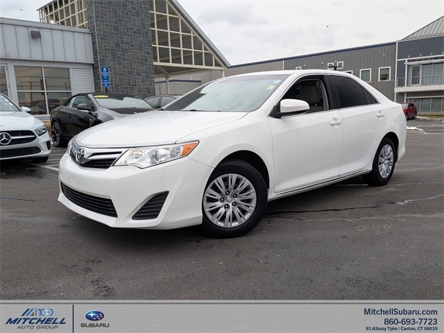 2012 Toyota Camry LE's photo