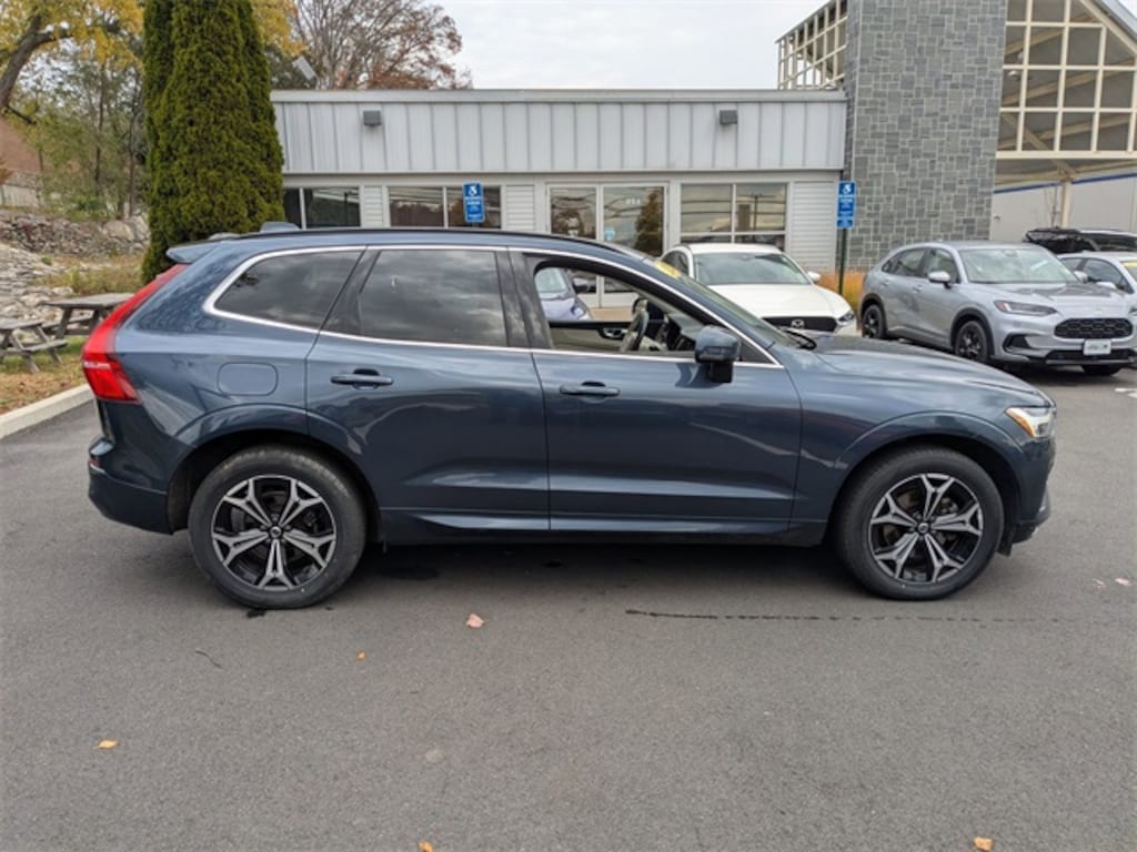 Used 2022 Volvo XC60 B5 Momentum SUV