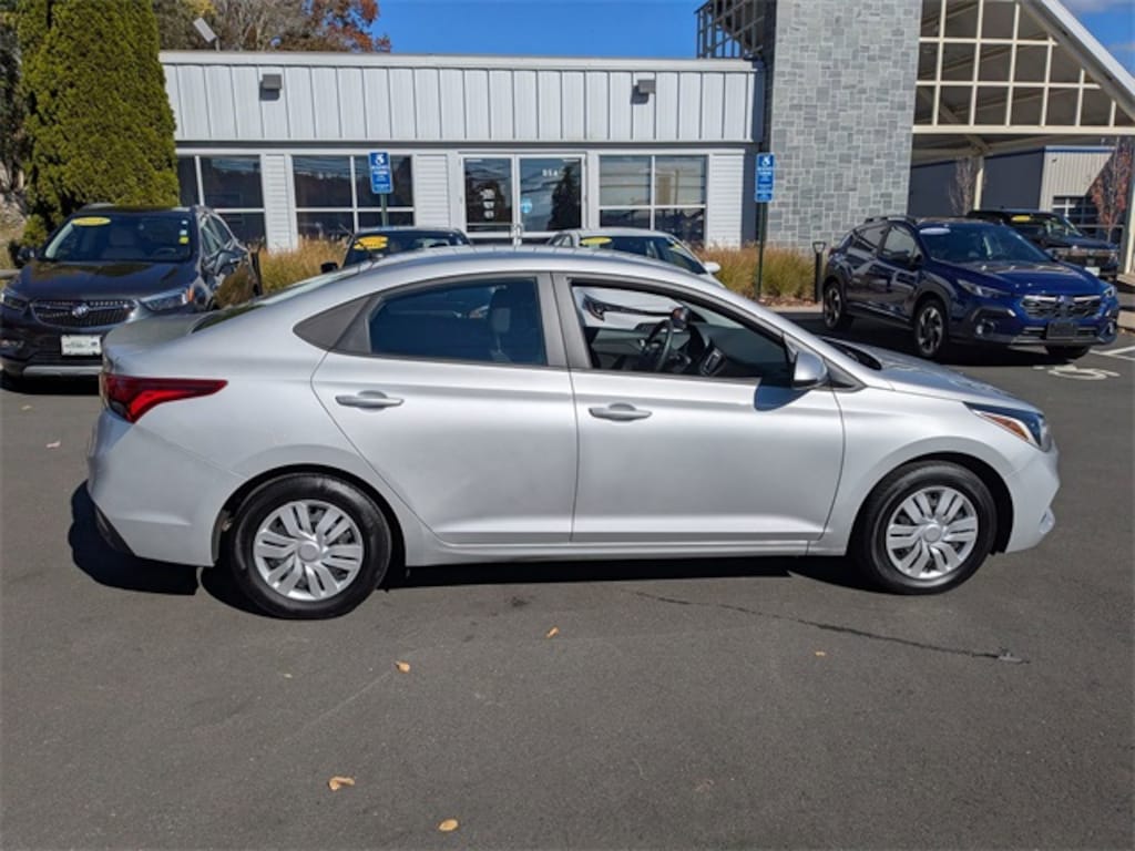 Used 2022 Hyundai Accent SE Sedan