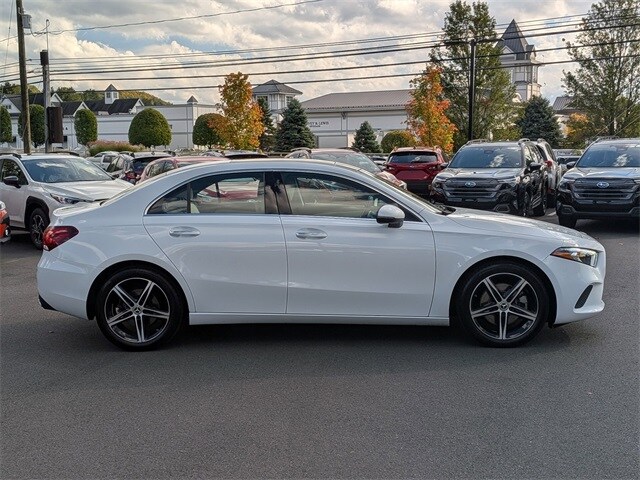 2022 Mercedes Benz A 220 4MATIC photo 4