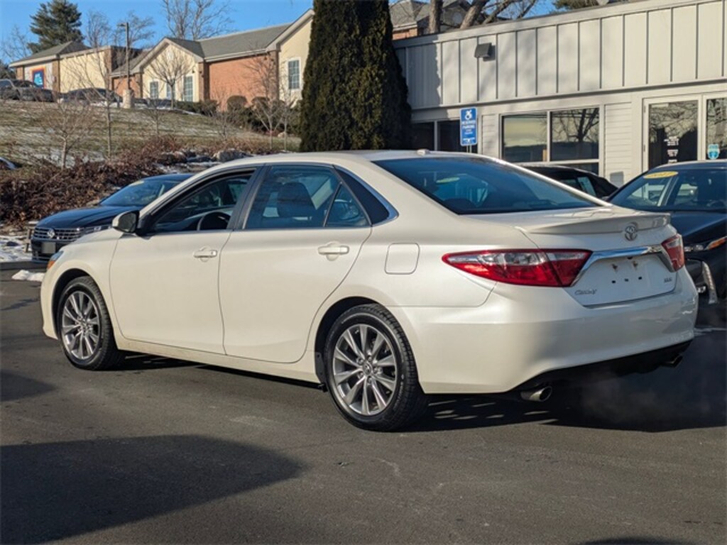 Used 2016 Toyota Camry XLE Sedan