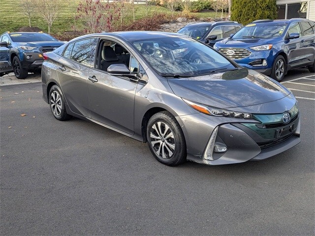 2017 Toyota Prius Prime Three Four photo 3
