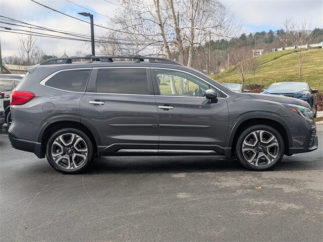 2023 Subaru Ascent Touring photo 4