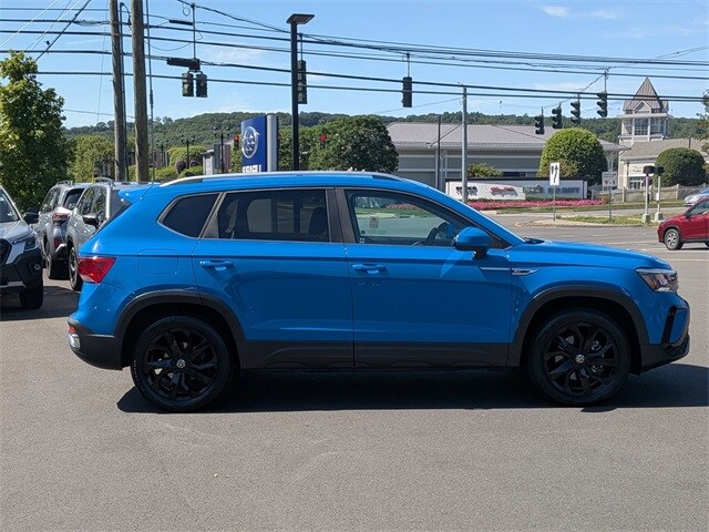 2022 Volkswagen Taos SE photo 4