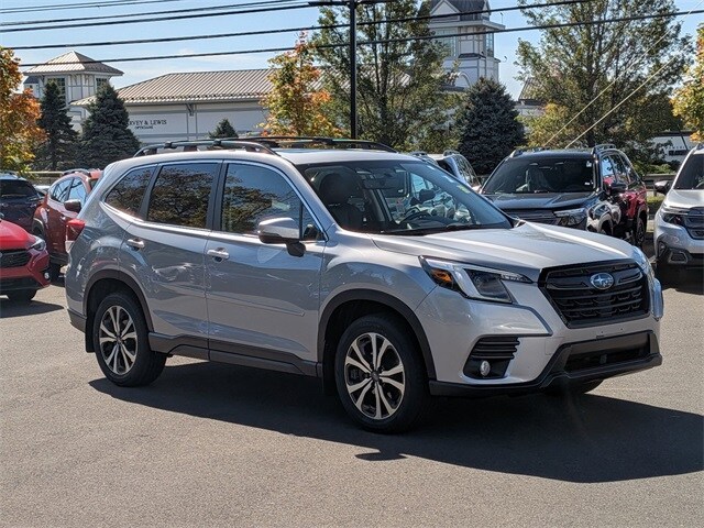 2022 Subaru Forester Limited photo 2