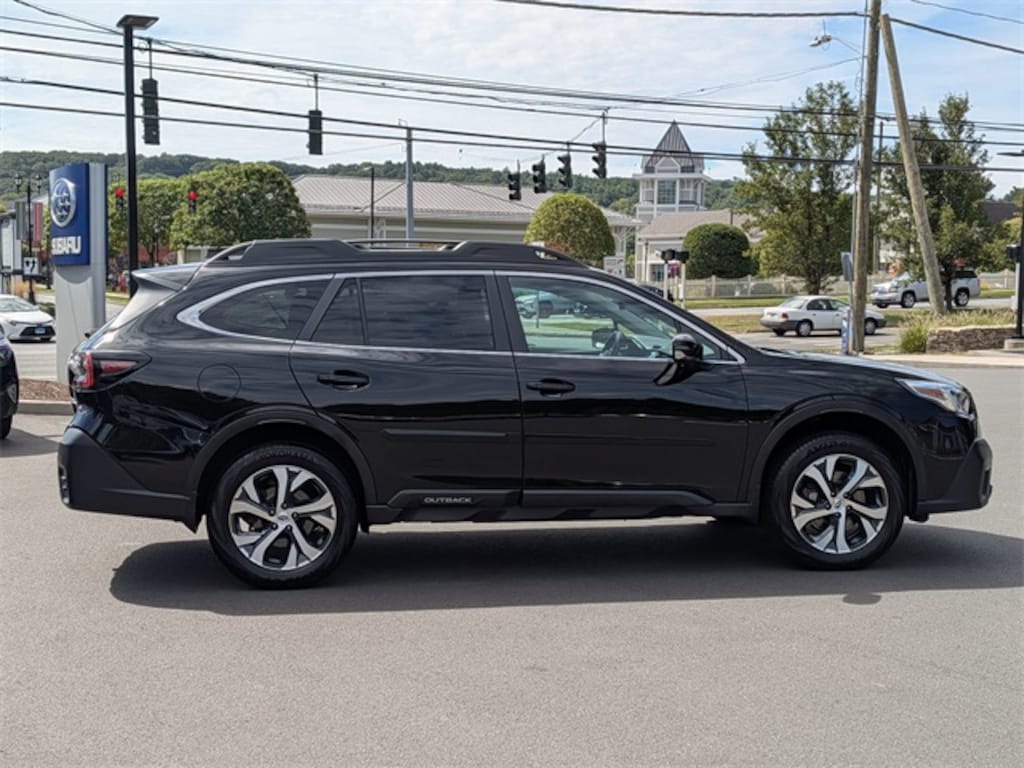Used 2022 Subaru Outback Limited SUV