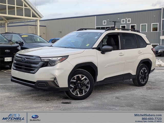 2025 Subaru Forester Premium's photo