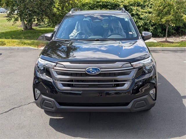 2025 Subaru Forester Premium photo 2