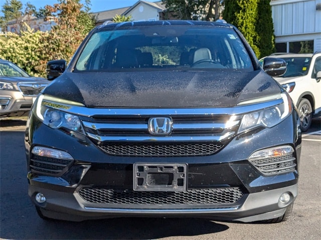 Used 2018 Honda Pilot Touring with VIN 5FNYF6H9XJB014109 for sale in Canton, CT