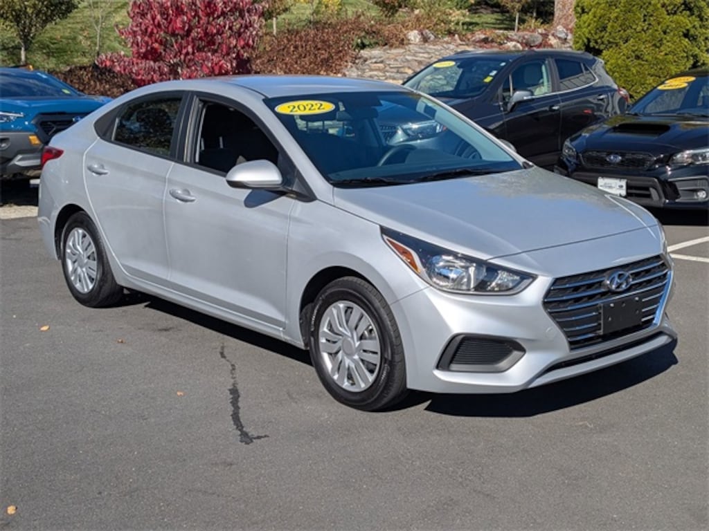 Used 2022 Hyundai Accent SE Sedan