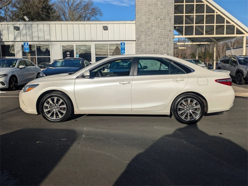 Used 2016 Toyota Camry XLE Sedan