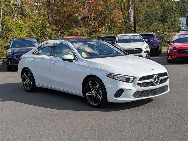 2022 Mercedes Benz A 220 4MATIC photo 3
