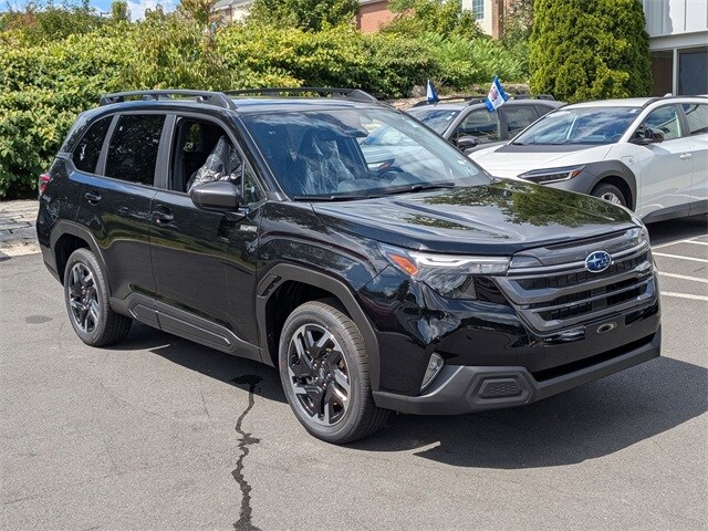 2025 Subaru Forester Premium photo 3