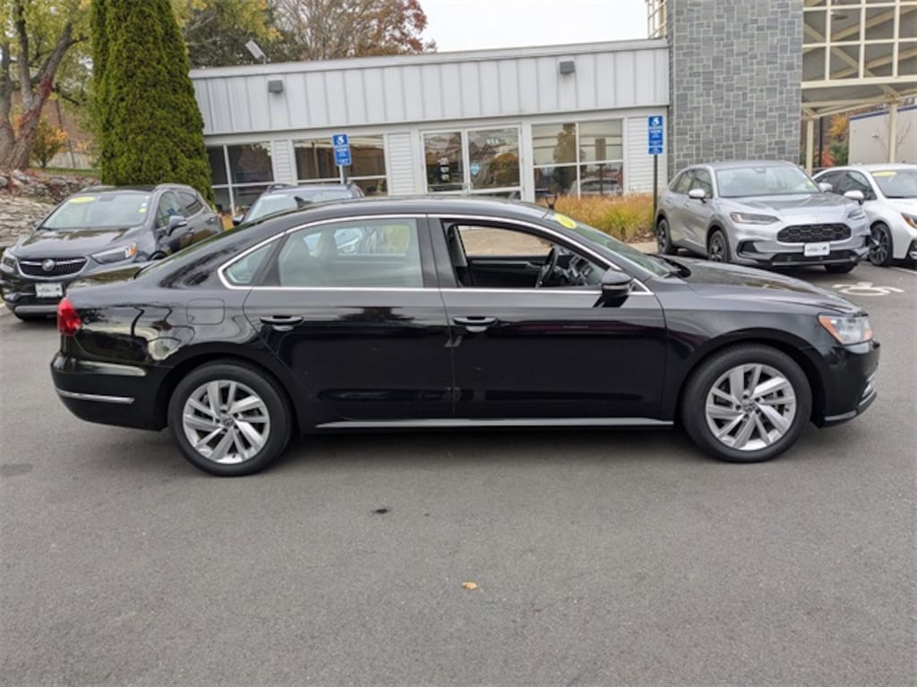 Used 2018 Volkswagen Passat 2.0T SE Sedan