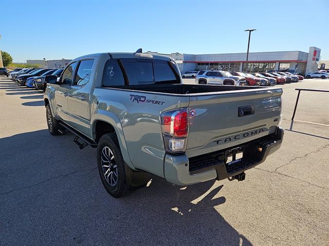 2022 Toyota Tacoma SR5 photo 3