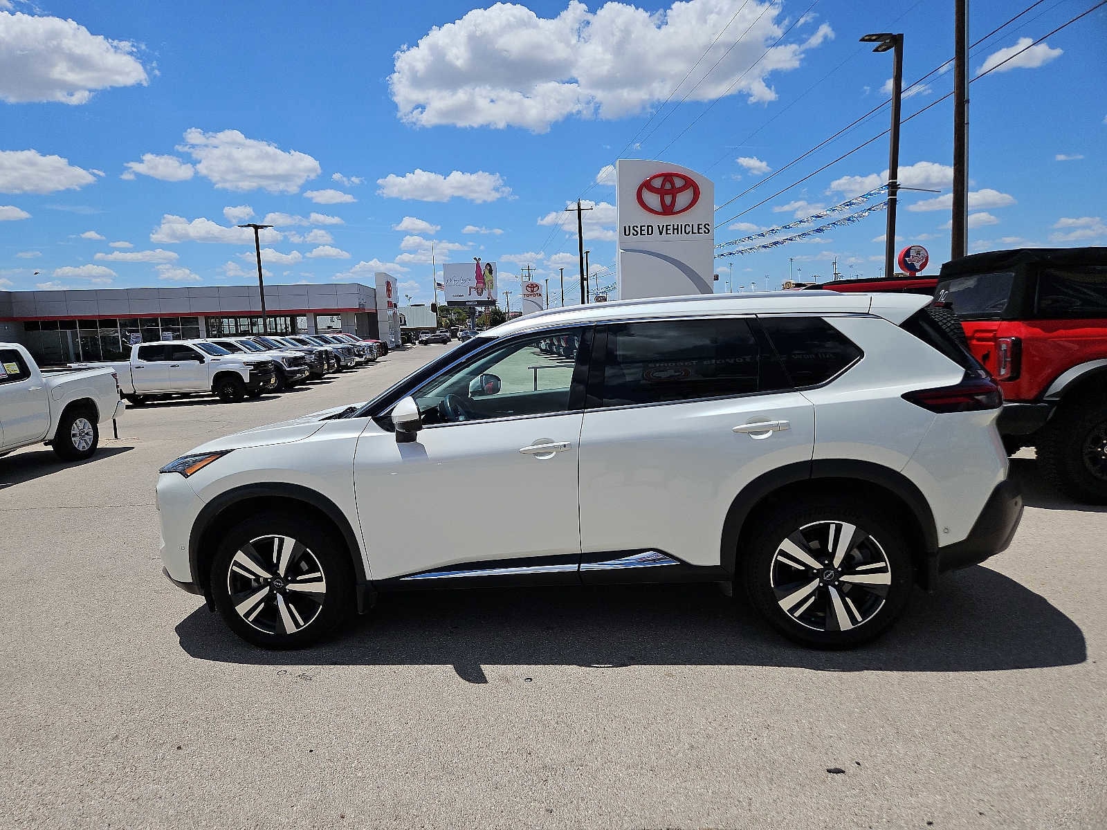 Used 2023 Nissan Rogue SL with VIN 5N1BT3CB9PC751083 for sale in San Angelo, TX