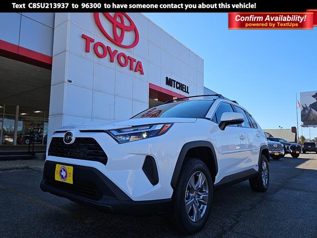 2025 Toyota RAV4 XLE's photo
