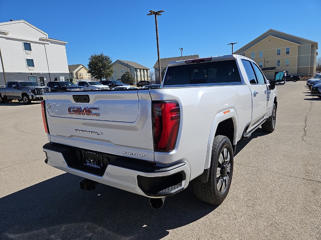 2025 GMC Sierra 3500HD Denali - Photo 5