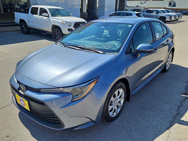 2026 Toyota Corolla LE photo 2