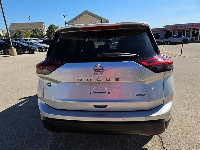 2024 Nissan Rogue S photo 4